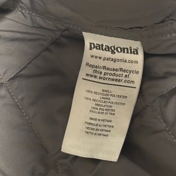 Men’s Patagonia Medium - Diamond Quilted Bomber Jacket - Picture 8 of 10